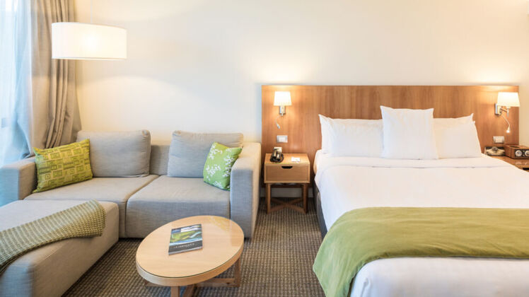 COM Business Level Room