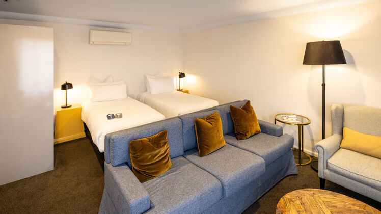2406 HM Room205 04
